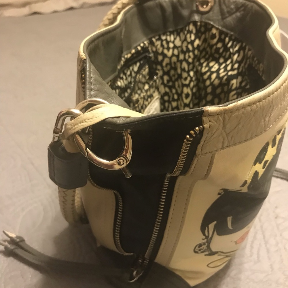 Handbag - Picture 3 of 4